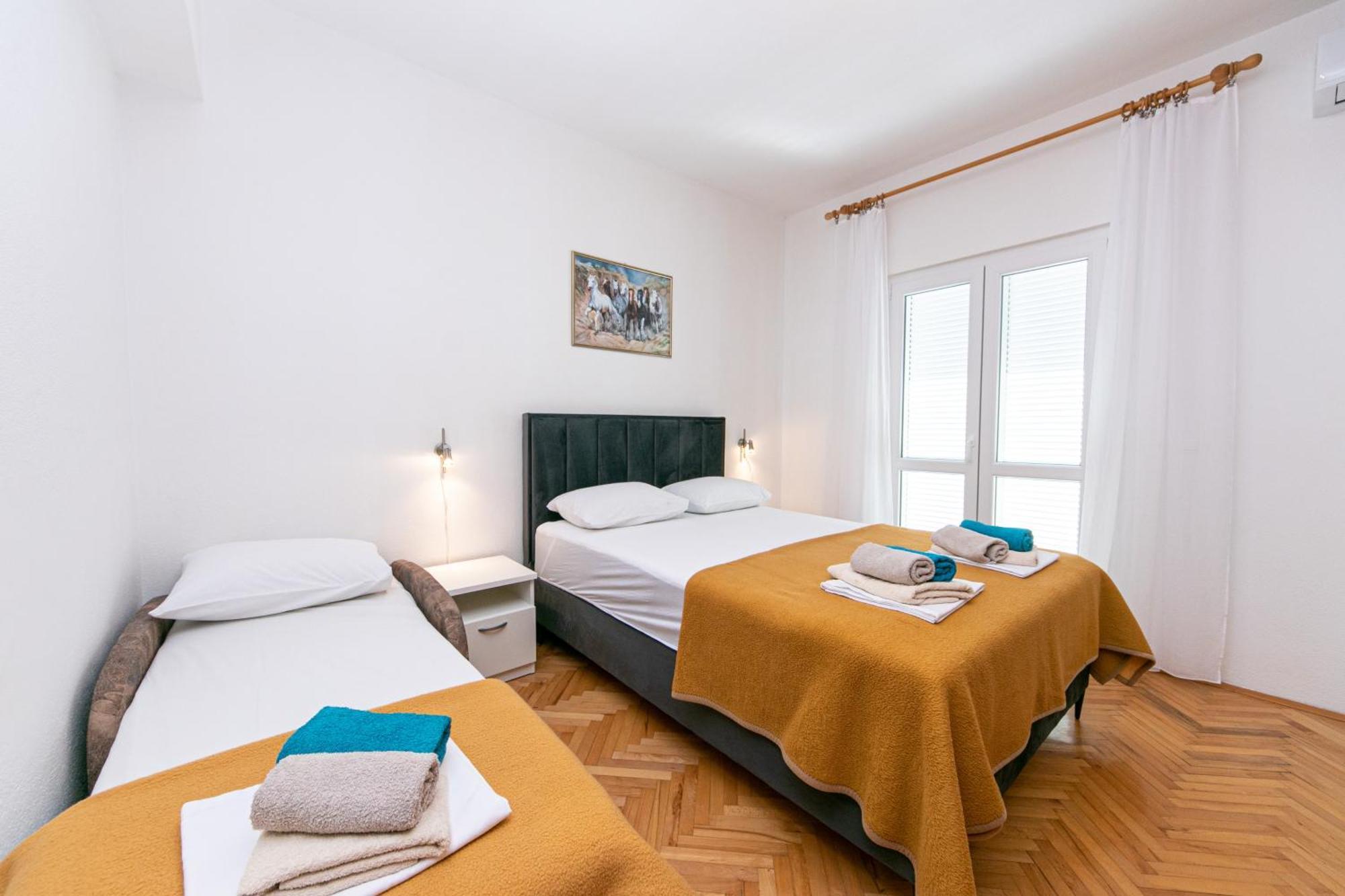 Apartments With A Parking Space Pisak, Omis - 5975 Exterior foto