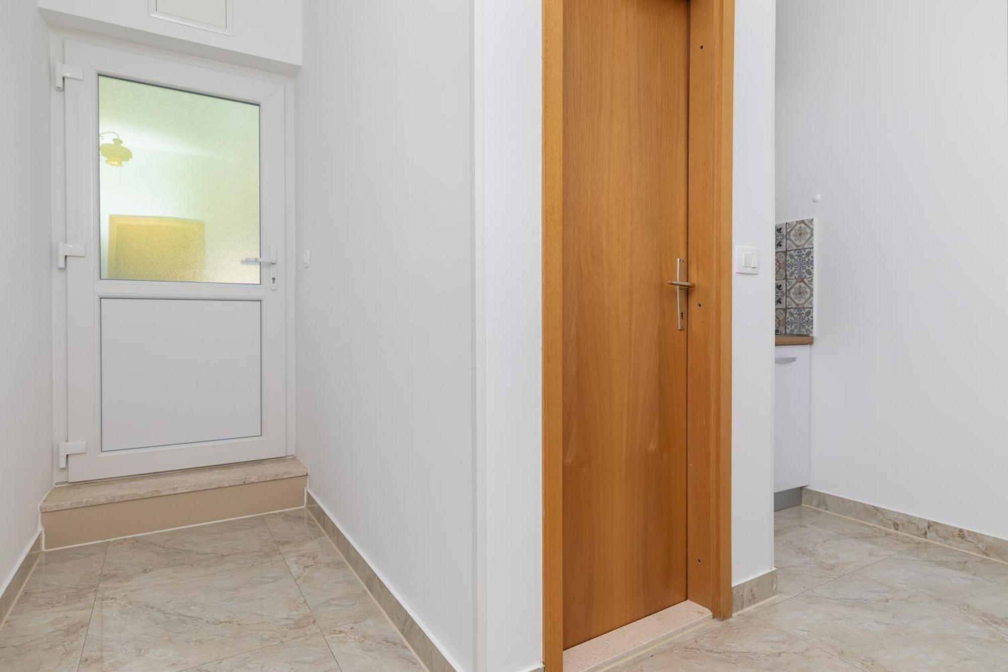 Apartments With A Parking Space Pisak, Omis - 5975 Exterior foto